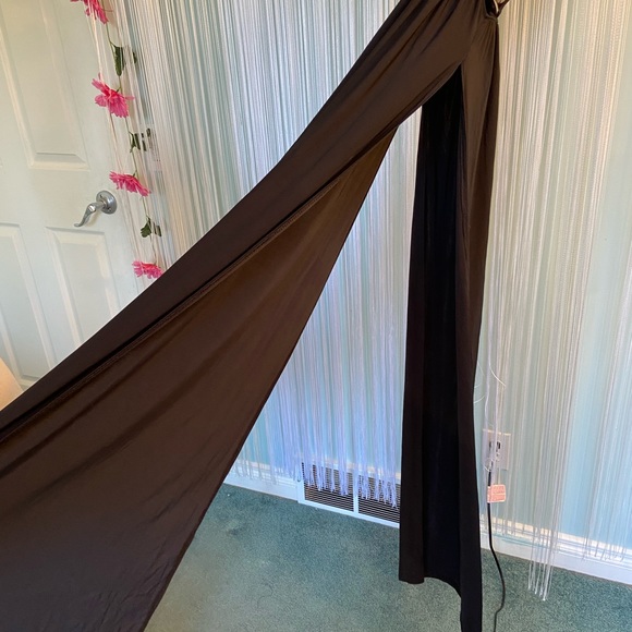 Pretty Little Thing Black Maxi Cut Out High Slit Gold Medallion Dress NWT Size 0 - Picture 3 of 16